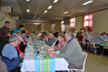 Decouvrir Montfarville : repas des anciens 2009